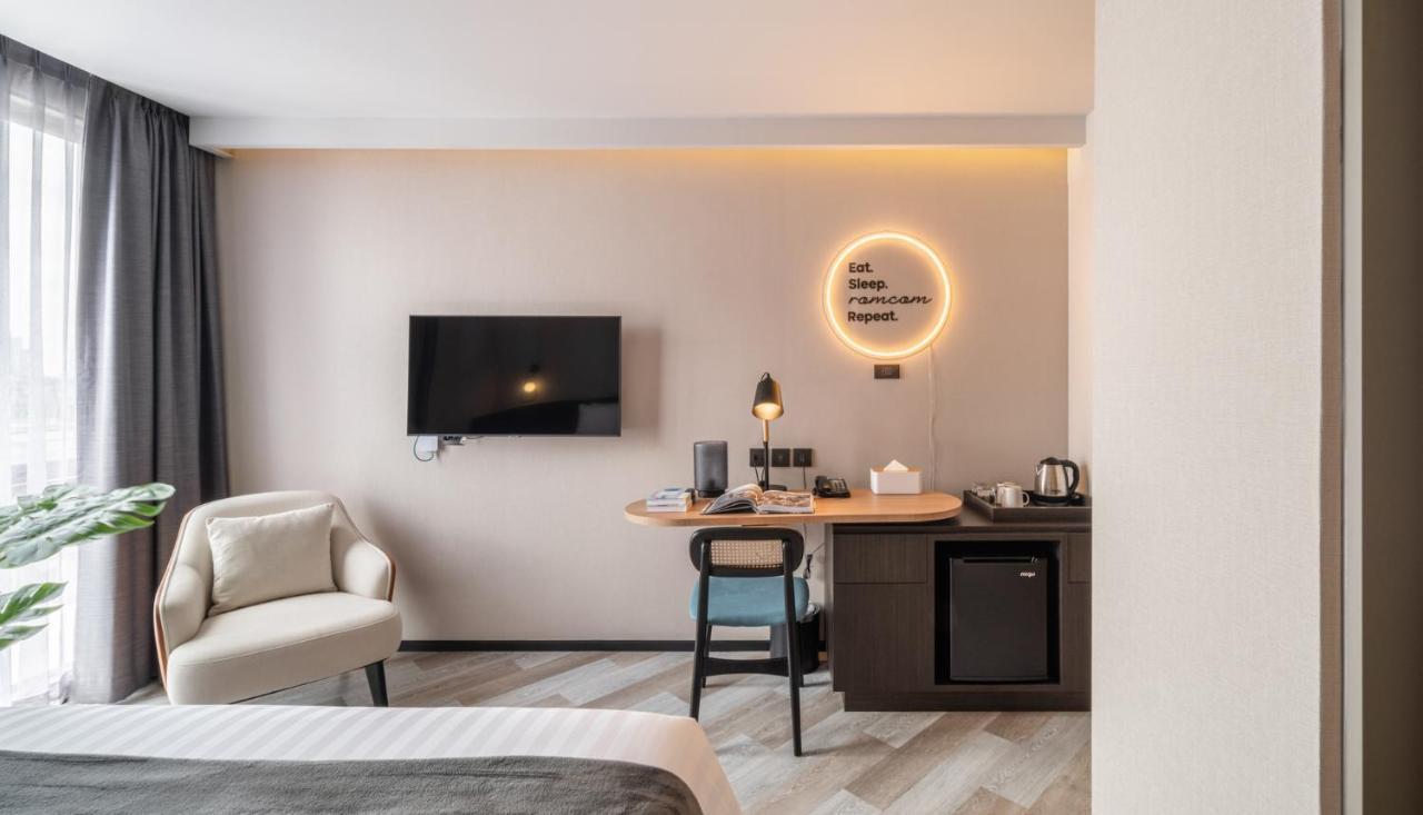 Seekers Finders Rama IV Hotel Surestay Collection By BW Bangkok Exterior foto