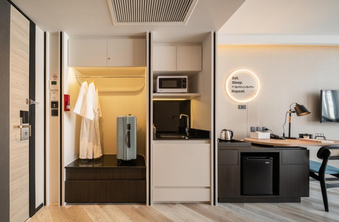 Seekers Finders Rama IV Hotel Surestay Collection By BW Bangkok Exterior foto