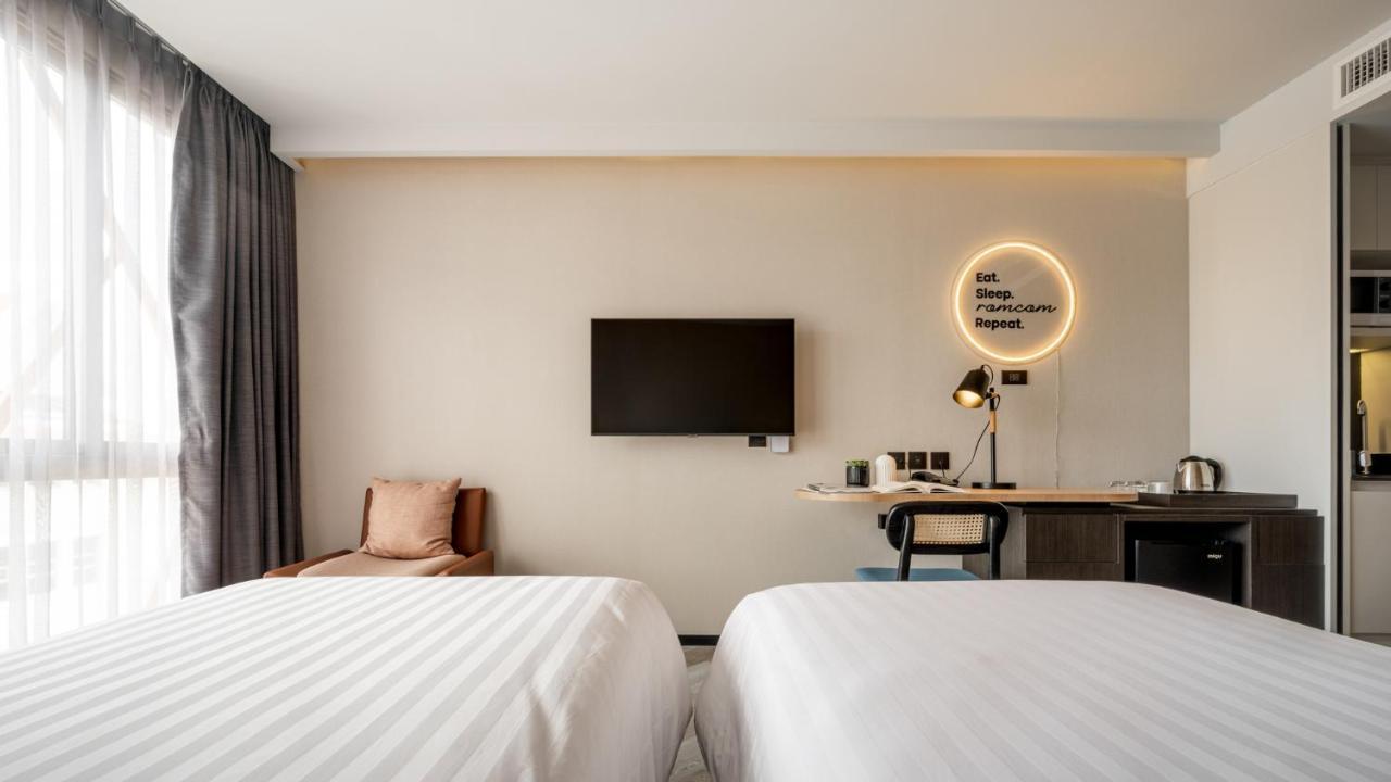 Seekers Finders Rama IV Hotel Surestay Collection By BW Bangkok Exterior foto